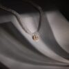 Collier ras du cou en pierre de lune avec étoile polaire