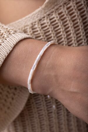 Pulsera tubular de nácar blanco