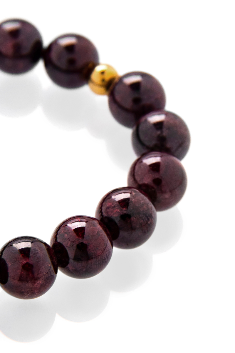 Natural gemstone bracelet - Almandine garnet, in harmony with nature